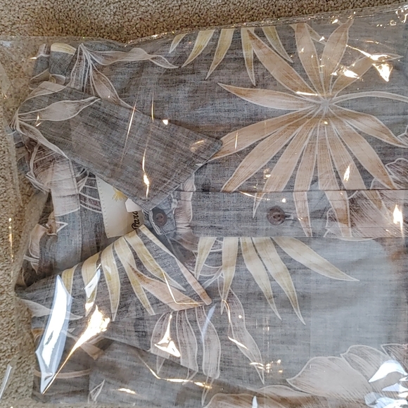 Men's Hawaiian Shirt - Picture 6 of 6